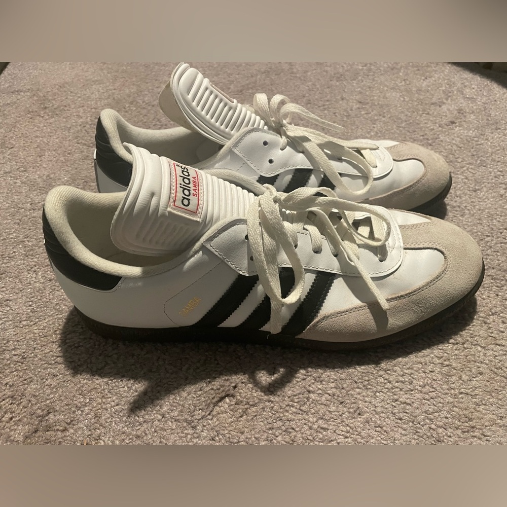 Adidas men’s samba- classic soccer shoe